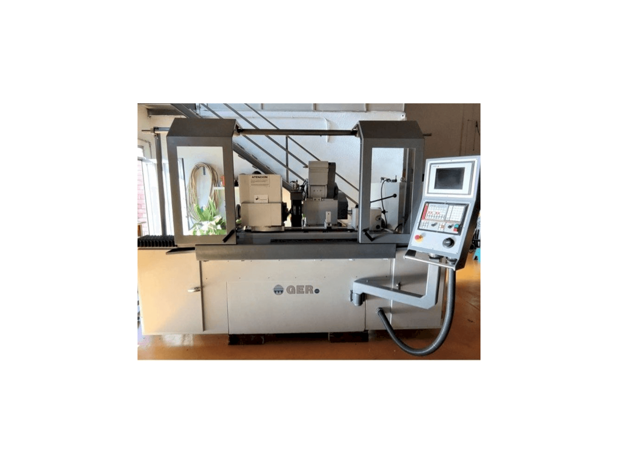 Вид станка GER C-500 CNC спереди