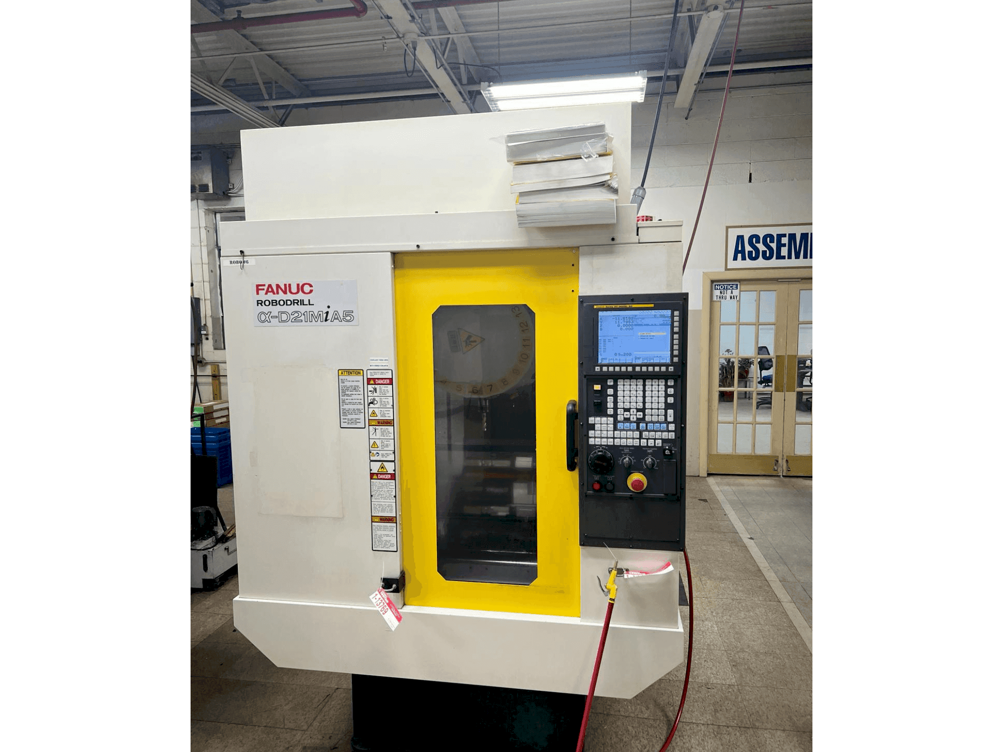 Вид станка FANUC Robodrill D21MiA5 спереди