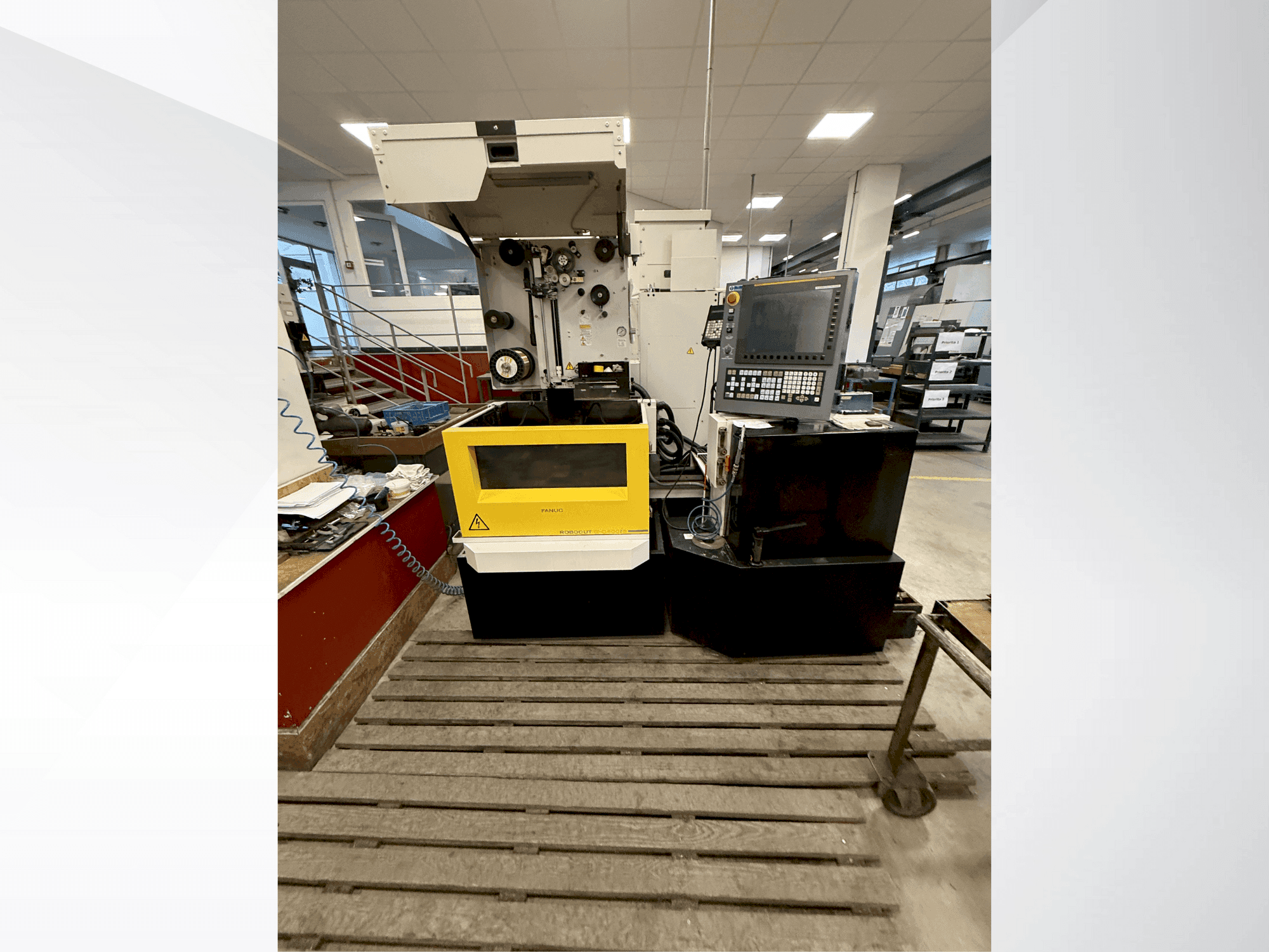 Вид станка FANUC Robocut alpha-C400iB спереди
