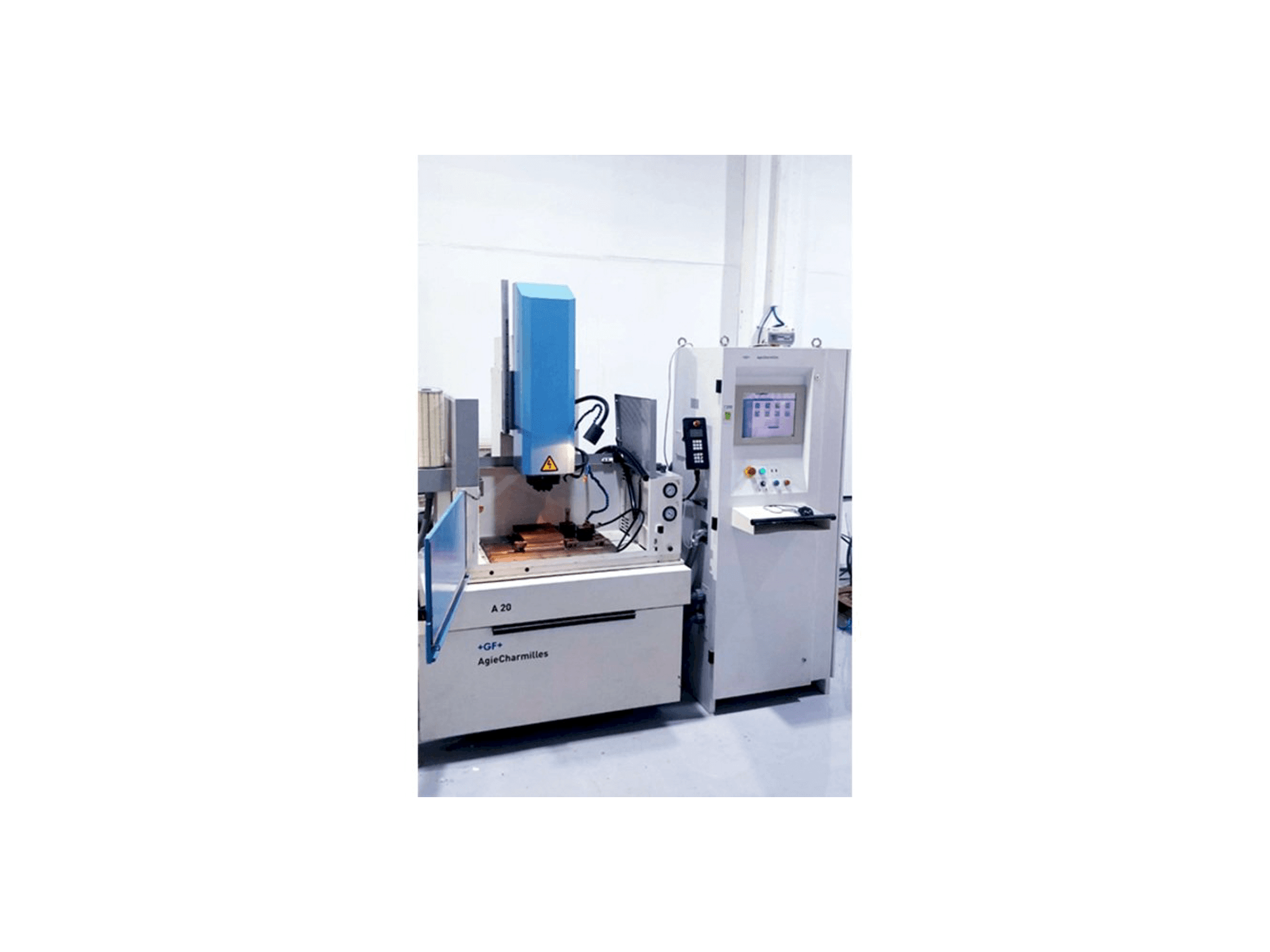 Вид станка AgieCharmilles SA20 спереди