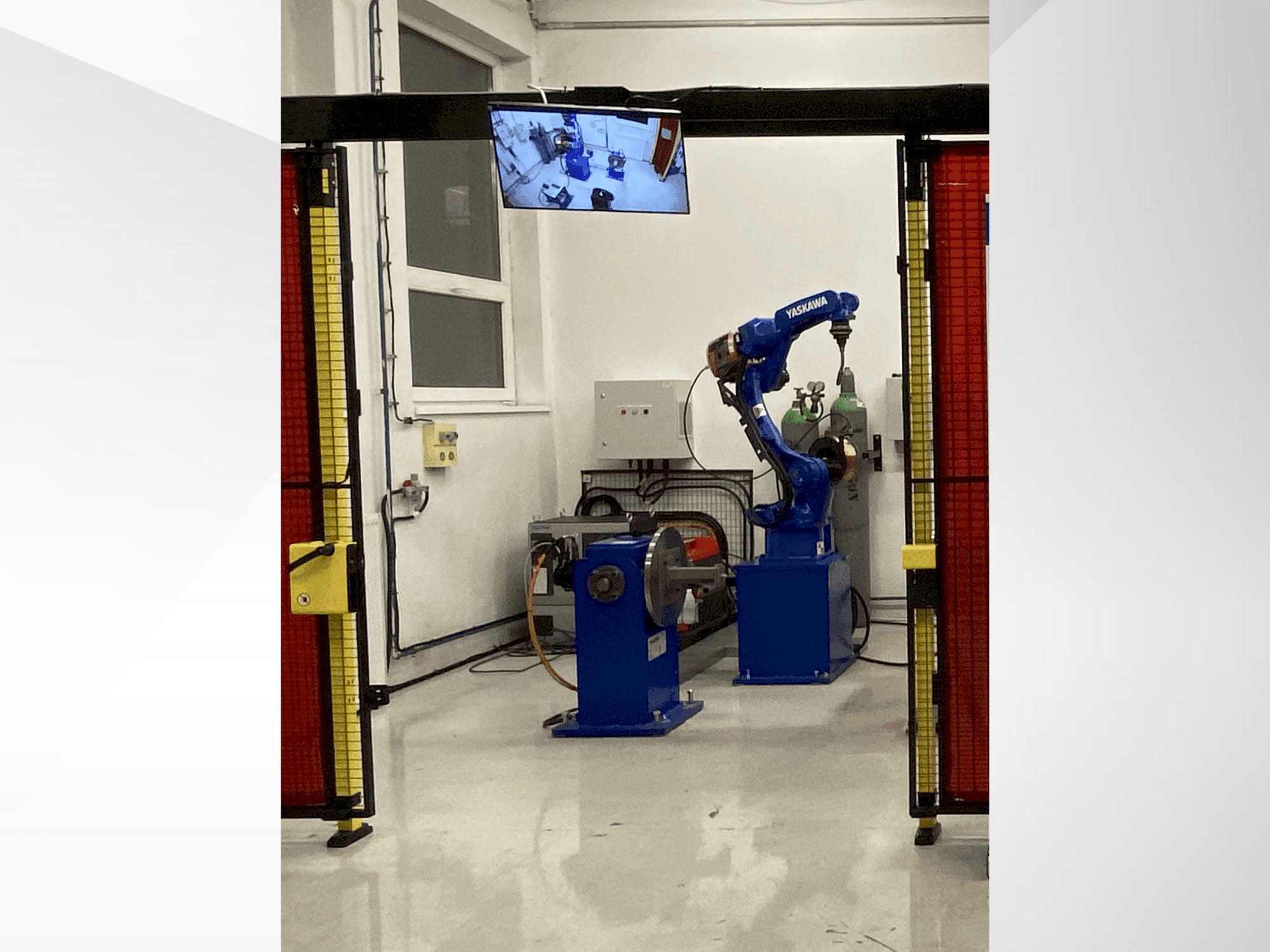 Вид станка Yaskawa Motoman AR1440 спереди