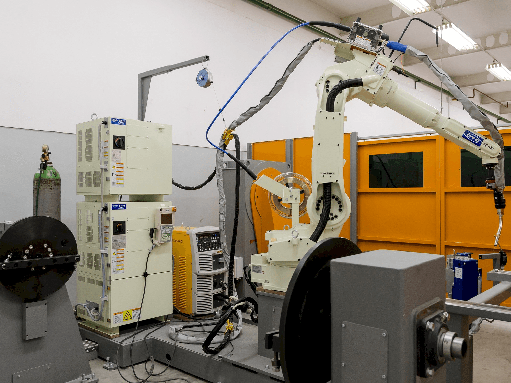 Вид станка Other Otc Daihen Fd11 спереди