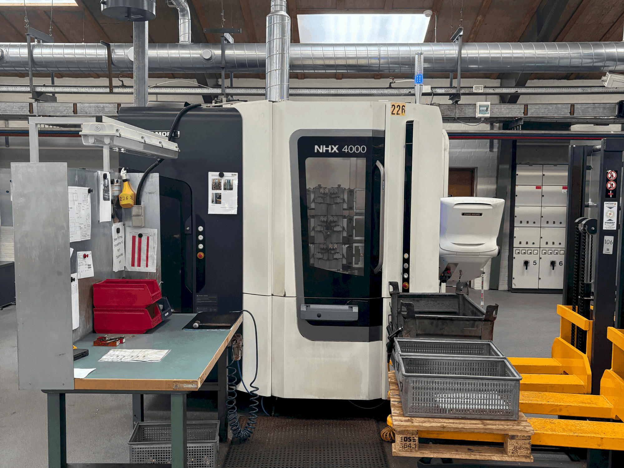 Вид станка DMG MORI NHX 4000 справа