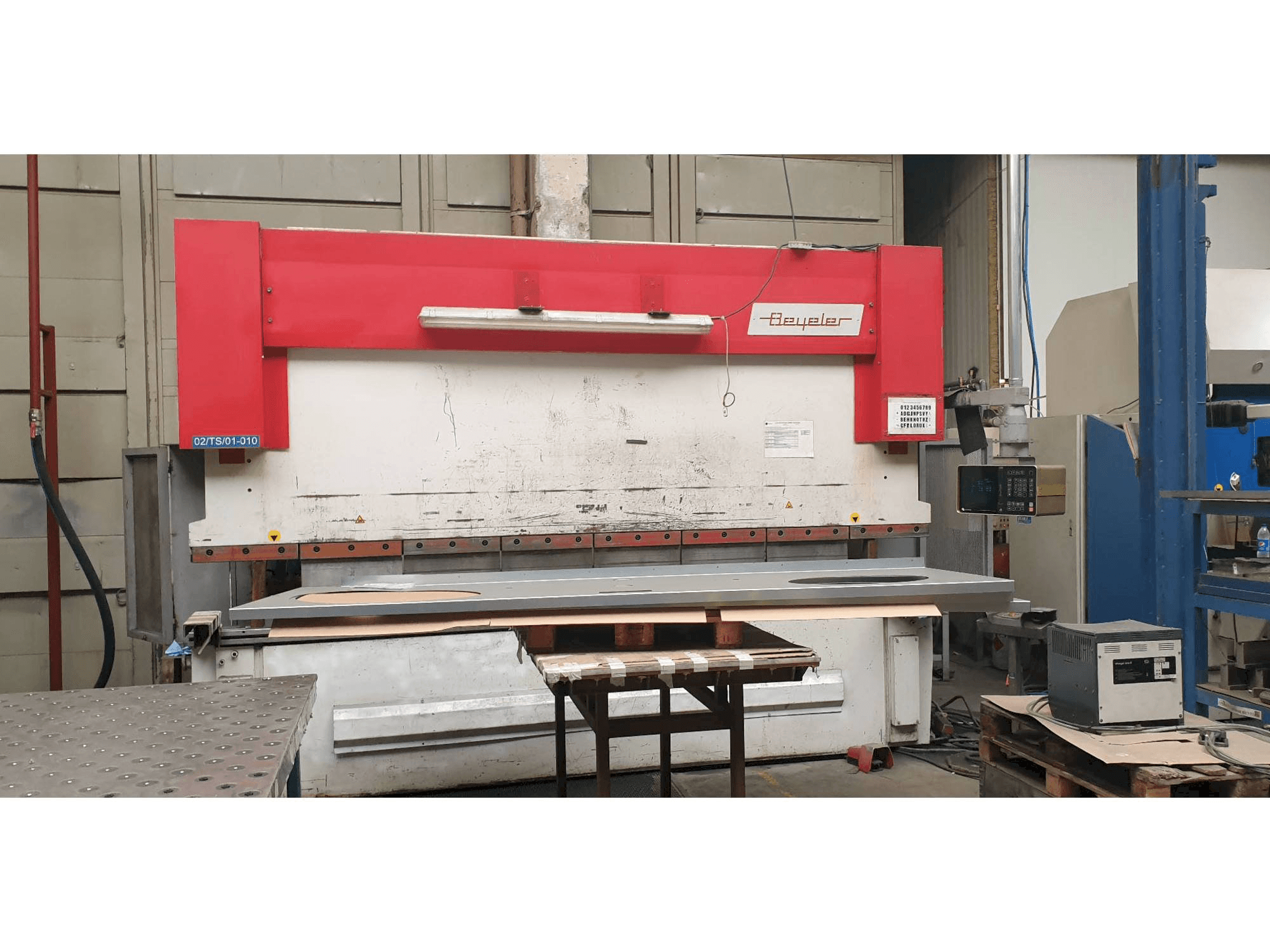 Вид станка BEYELER RT 250x4100 спереди