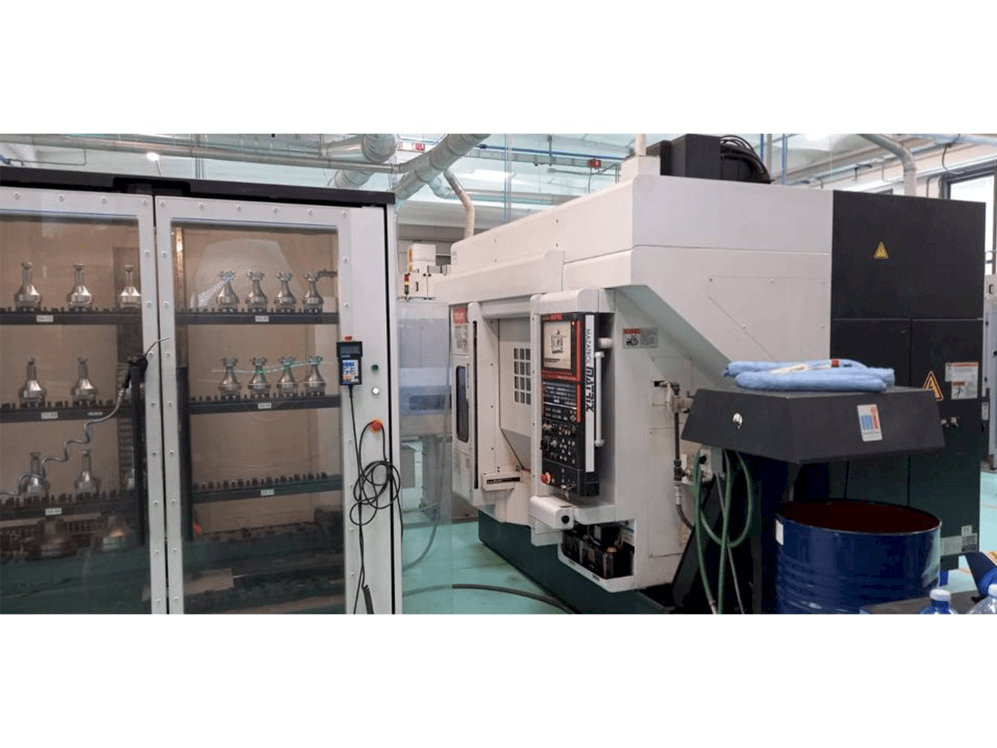 Вид станка Mazak Variaxis 500-5X II спереди