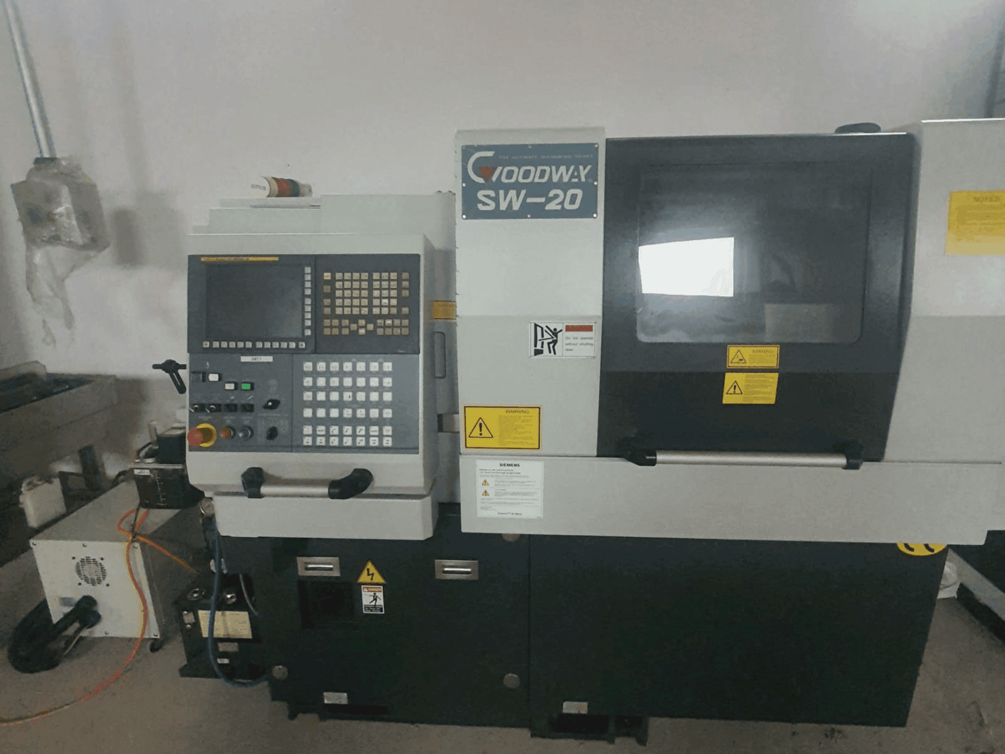 Вид станка Goodway SW-20 спереди