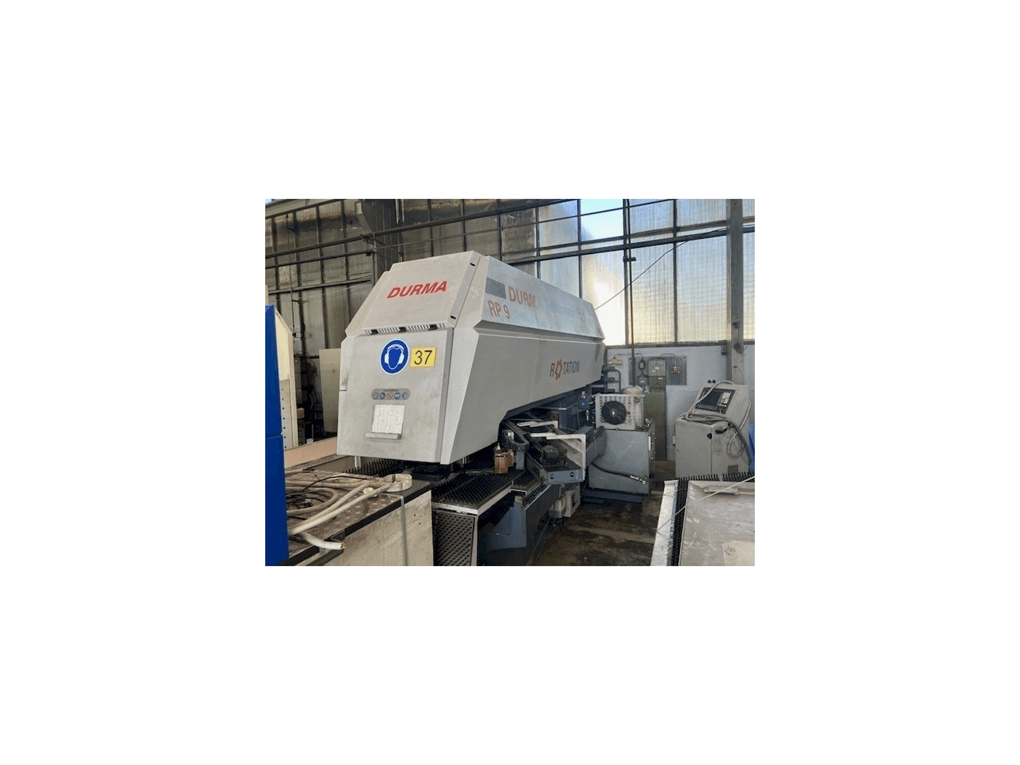 Вид станка Durma RP9 1250x20 спереди
